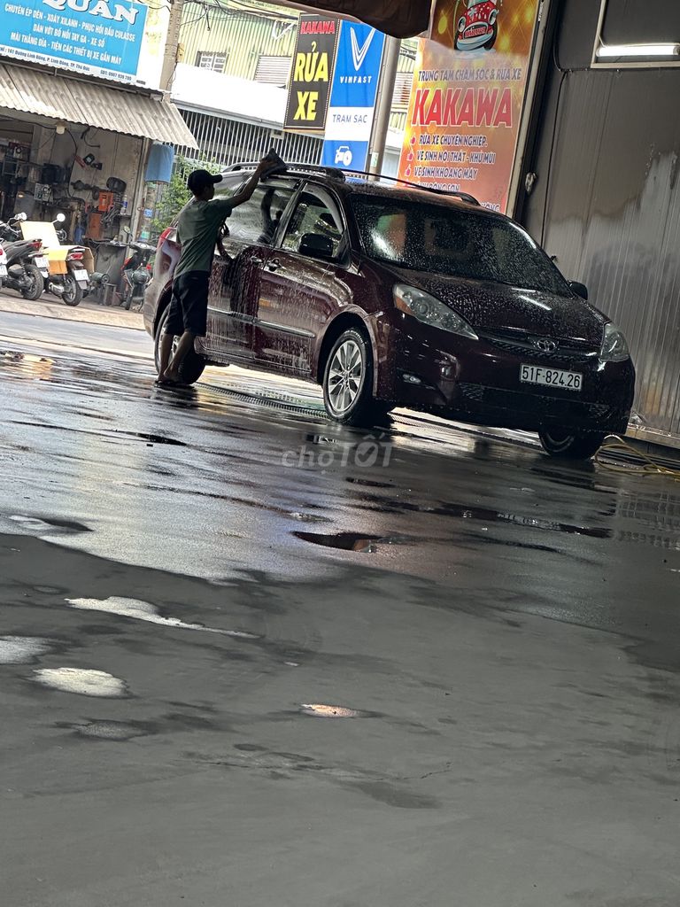 Toyota Sienna 2006 - 186000 km. Mua bán Ô tô tại Thành phố Thủ Đức Tp Hồ Chí Minh được đăng bởi Thịnh Nguyễn Phước hình 1