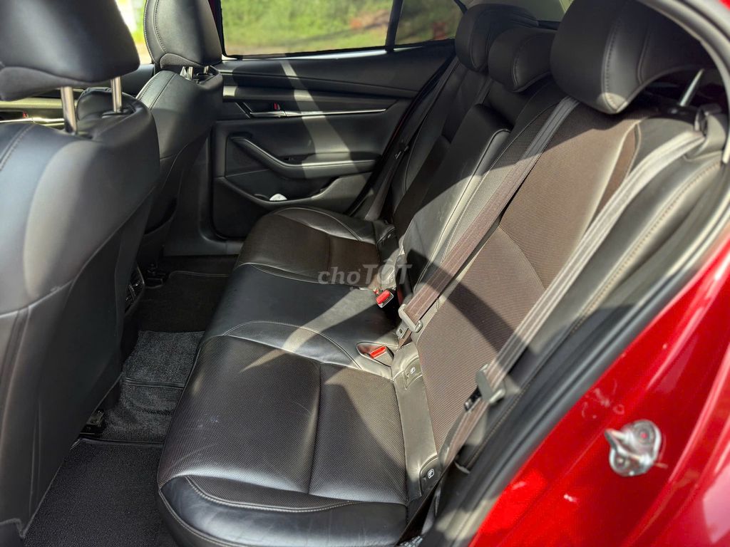 Mazda 3 2021 2.0L Premium - 94000 km. Mua bán Ô tô tại Thành phố Thủ Đức Tp Hồ Chí Minh được đăng bởi VÕ NGỌC HOÀNG hình 4