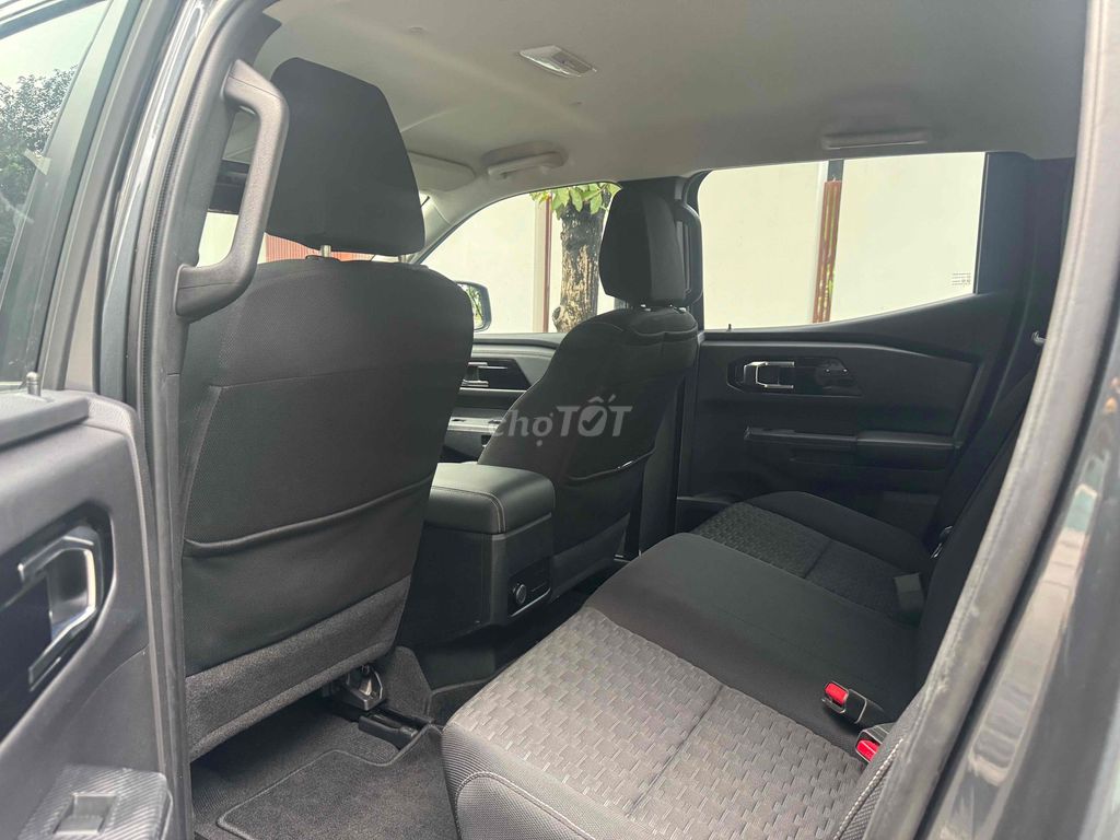 Mitsubishi Triton 2.4L GLX 4x2 AT 2024 Серый