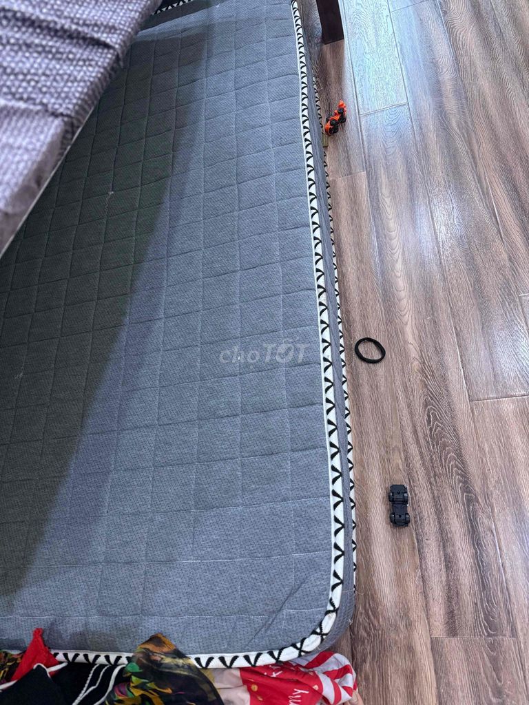 Đệm lò xo 1m6 x 2m Ghi. Mua bán Giường, chăn ga gối nệm tại Quận Long Biên Hà Nội được đăng bởi nguyễn thuý ngọc hình 1