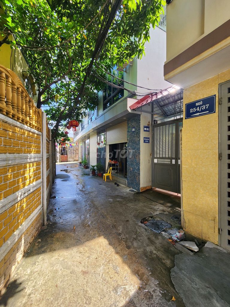 Bán nhà cấp 4, chia 3 phòng vskk đang cho thuê ngõ 254 phố Vĩnh Hưng