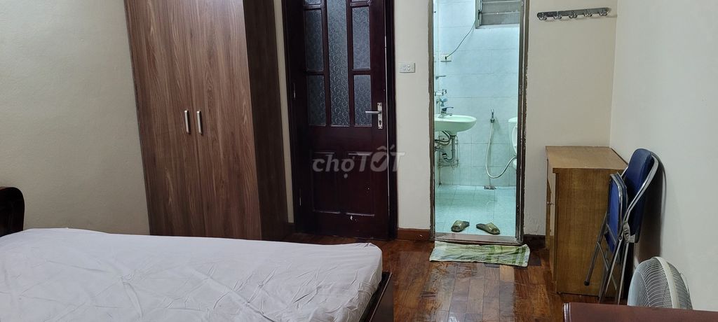 Cho nữ thuê phòng nhà riêng 3,5 tầng, ngõ 254D Minh Khai, giá 2,4 tr