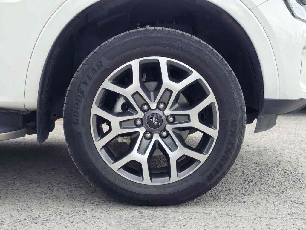Ford Everest 2025 photo 4
