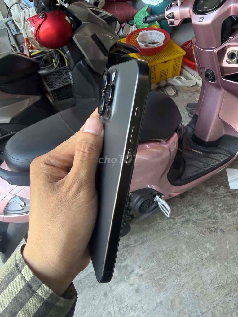 Apple iPhone 15 Pro Max Đen LL/A. Mua bán Điện thoại tại Huyện Vị Thuỷ Hậu Giang được đăng bởi Khang hình 1