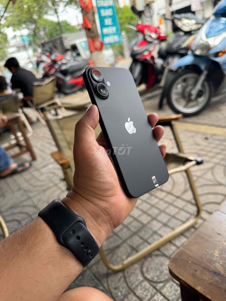 Apple iPhone 16 Plus 128GB Đen. Mua bán Điện thoại tại Thành phố Biên Hòa Đồng Nai được đăng bởi Vinh Trần hình 1