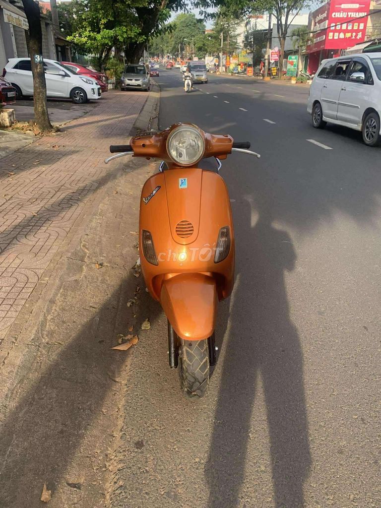 BÁN XE PHUN XĂNG KIỂU DÁNG VESPA CÓ GÓP. Mua bán Xe máy tại Thành phố Buôn Ma Thuột Đắk Lắk được đăng bởi XE MÁY ĐÔNG TÚ hình 2