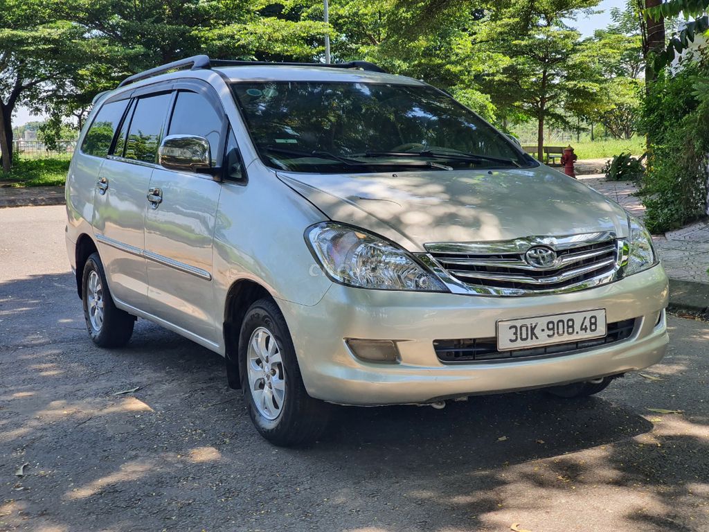 Toyota Innova 2008 J số sàn 2.0 - ghi bạc đẹp