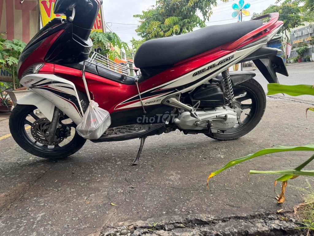 Honda Air Blade 2012 bstp êm ngon,bảo hành,góp