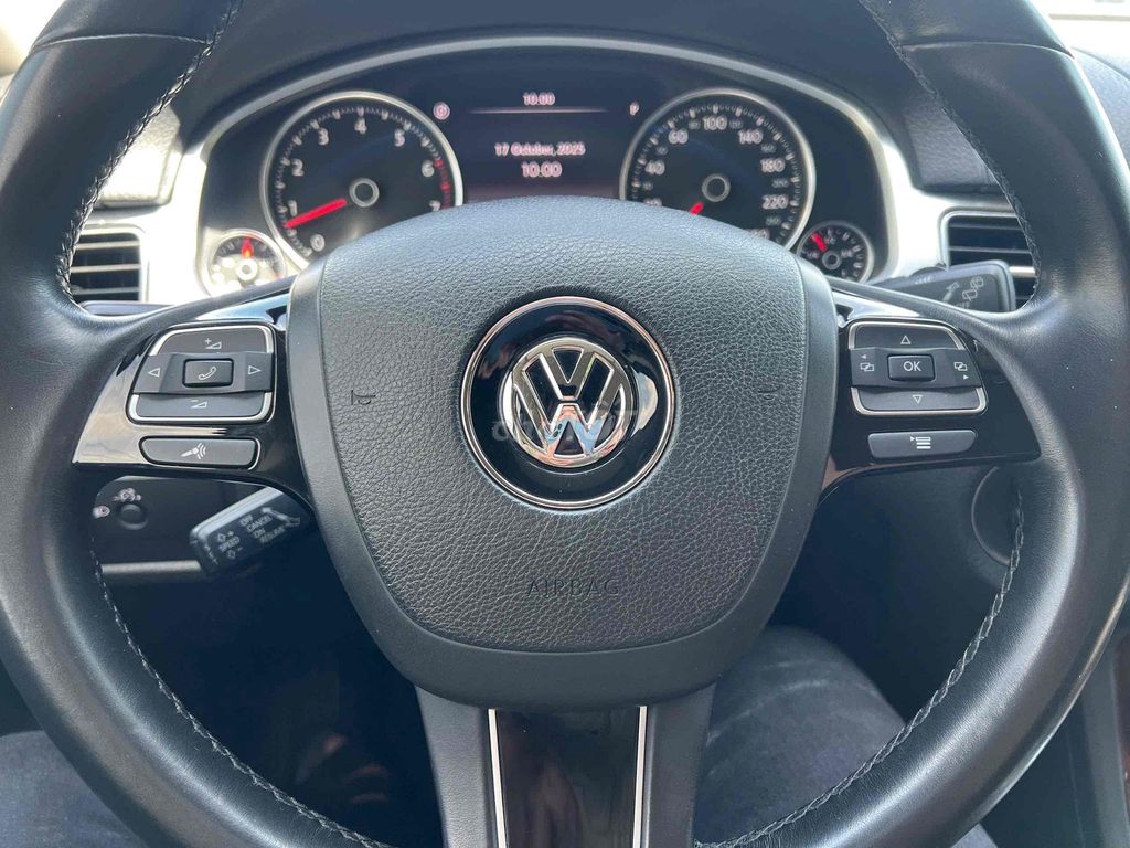 Volkswagen Touareg 2016 GP 3.6 AT 4WD xe rất đẹp. Mua bán Ô tô tại Thành phố Thuận An Bình Dương được đăng bởi Ngọc Hà hình 8