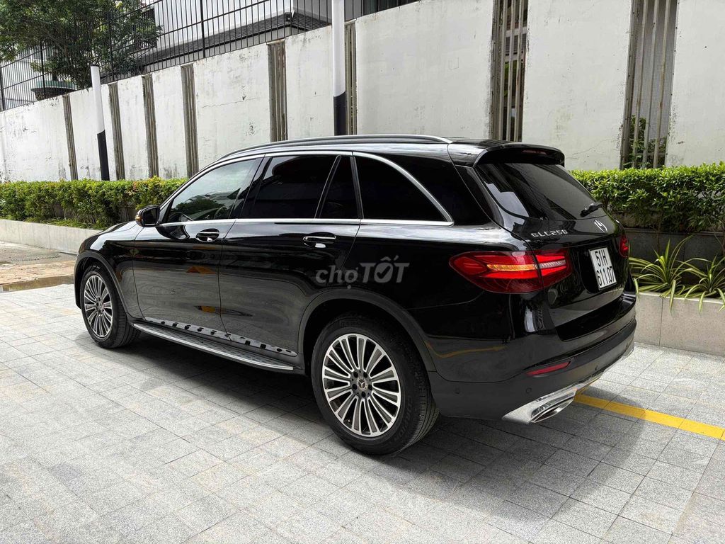 Mercedes Benz GLC 250 4Matic 2019 Черный 79.000 км