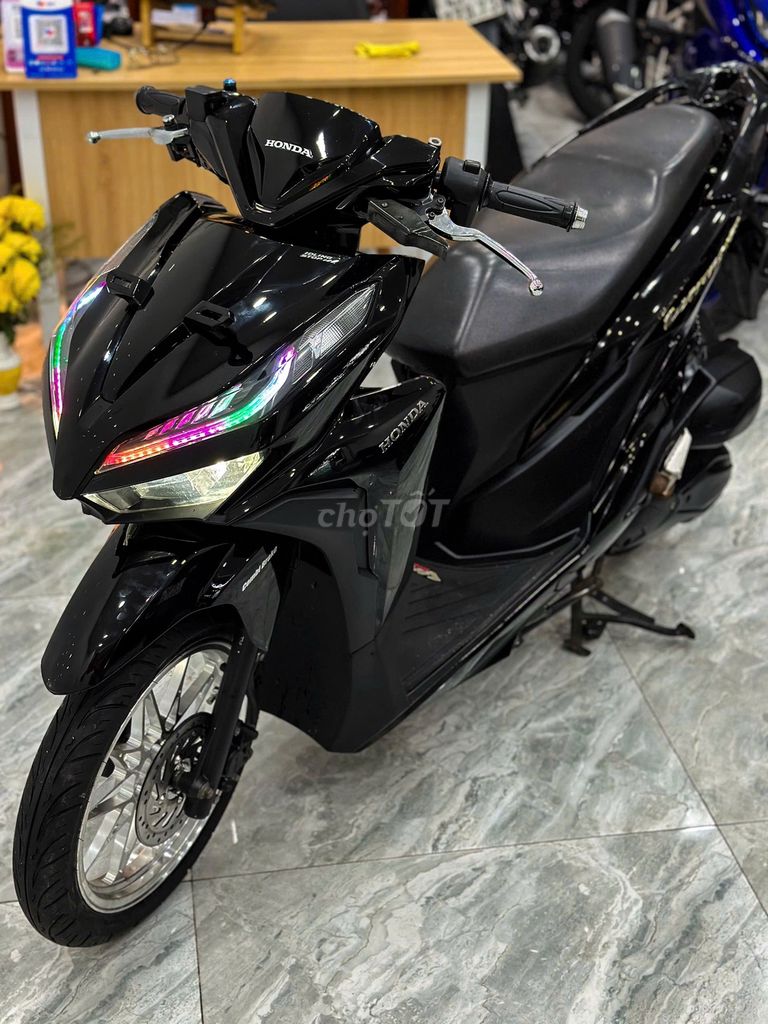 Xe máy Honda Vario 150 Smartkey đen kiểng nét căng. Mua bán Xe máy tại Quận Thanh Khê Đà Nẵng được đăng bởi Xe Máy Đức Vũ 658 Trần Cao Vân hình 7