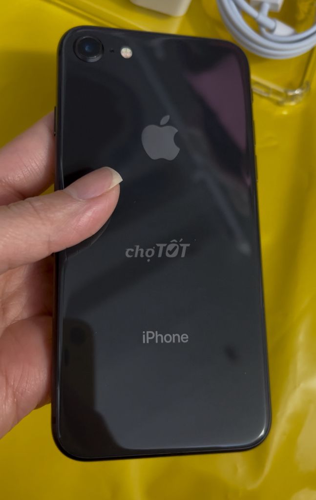 iPhone 8 đen 64gb còn mới 95% Face ID Vân tay…