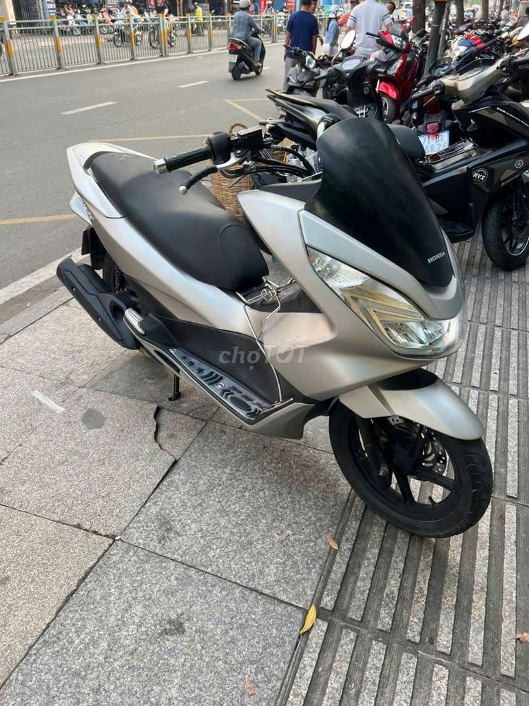 Honda PCX 125 2016 mới 90% biển số thành phố. Mua bán Xe máy tại Quận Tân Phú Tp Hồ Chí Minh được đăng bởi Tuanduy hình 1