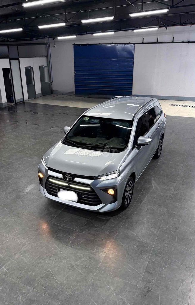 Toyota Avanza Premio 2022 Автомат Серебристый