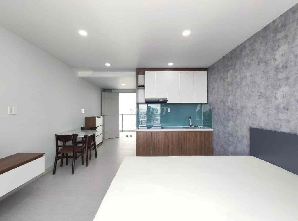 Căn hộ studio ban công rộng 40m2 nội thất mới tại Tô Hiến Thành Q10