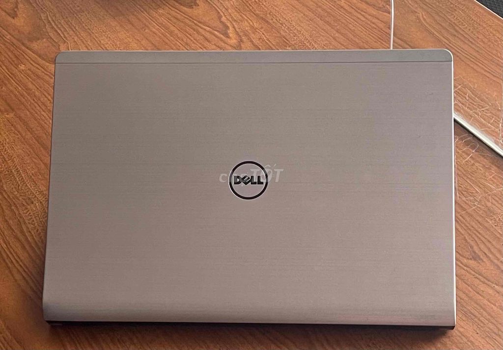 Dell Inspiron 17  5749 i3-5005U Ram 4/512GB HHD