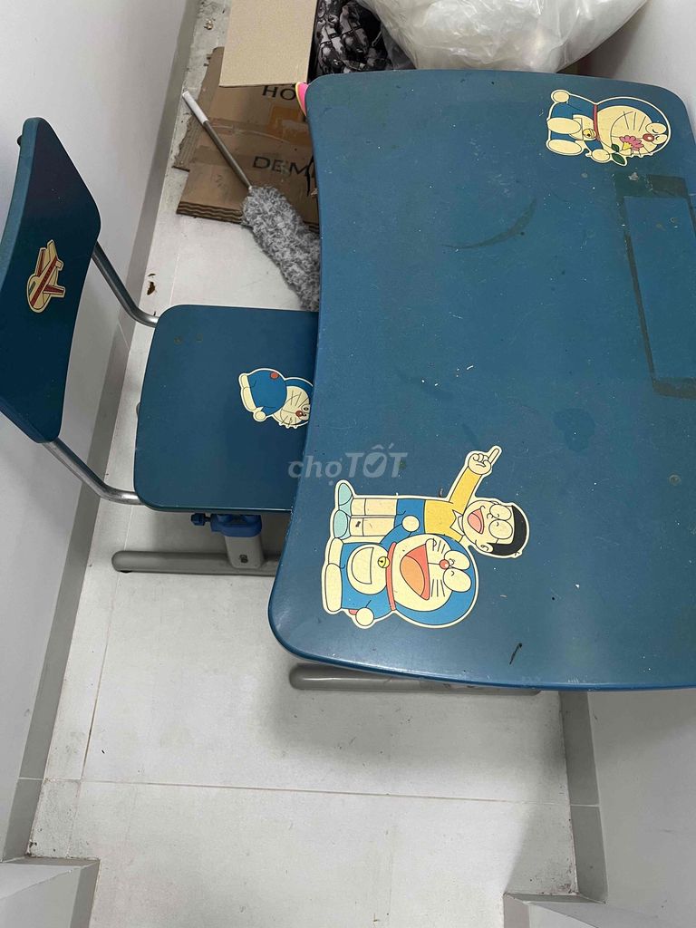 Bàn học trẻ em Doraemon. Mua bán Bàn ghế tại Thành phố Nha Trang Khánh Hòa được đăng bởi Ngọc Phụng hình 1