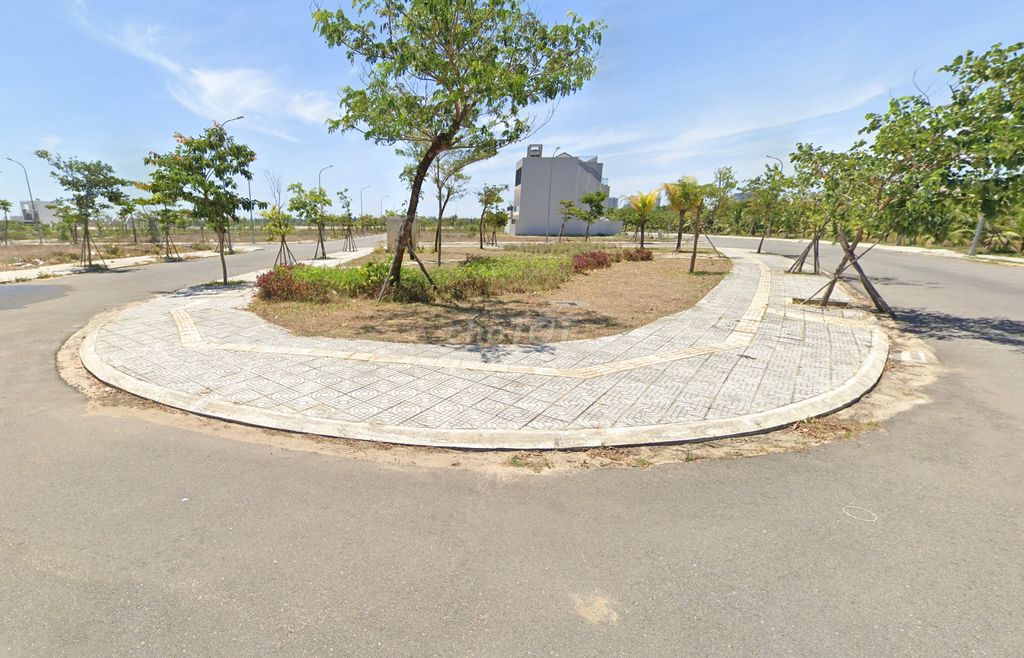 Lô V5 Giá Tốt - 102m2 - Sát kênh sinh thái - Giá: 3.9x tỷ. Mua bán đất tại Quận Ngũ Hành Sơn Đà Nẵng được đăng bởi Nguyễn Nam hình 1