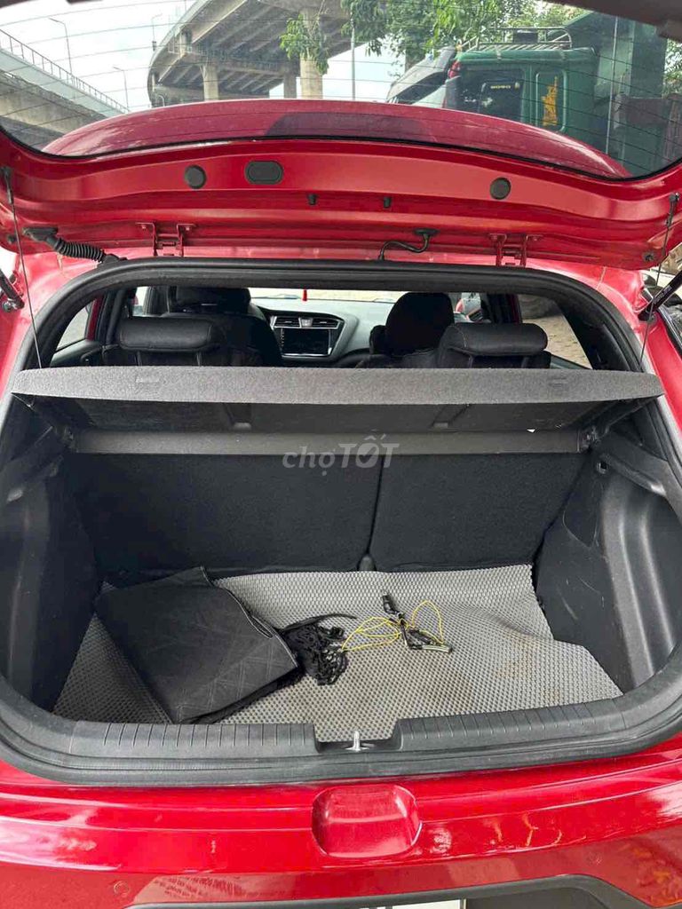 Hyundai i20 2017 Active 1.4 AT - 70000 km. Mua bán Ô tô tại Quận Bắc Từ Liêm Hà Nội được đăng bởi Nguyễn Ngọc hình 5