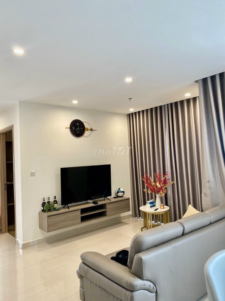 Gấp Căn hộ Full nội thất thuê gấp Vinhomes Quận 9