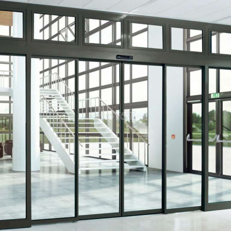 Cửa lùa tự động kính cường lực. Mua bán Nội thất, đồ gia dụng khác tại Quận Cái Răng Cần Thơ được đăng bởi Thanh Long hình 1