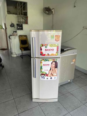 Tủ lạnh Sanyo 190l zin 100%tiết kiệm điện.bao ship