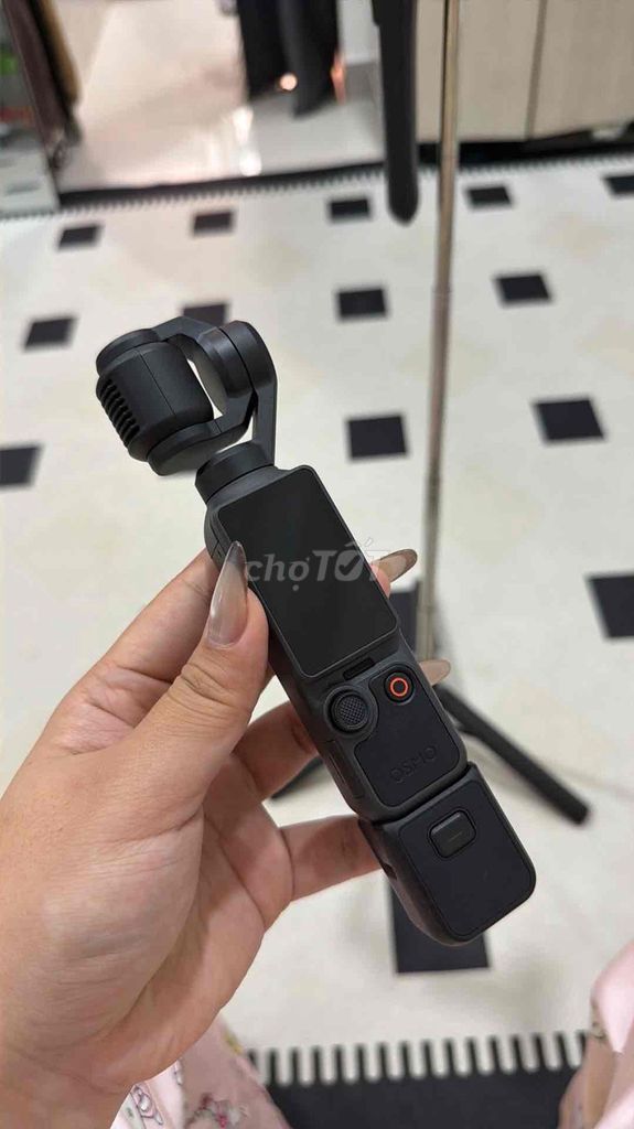 Máy quay DJI Pocket 4 Creator Combo Đen 4K. Mua bán Máy ảnh, Máy quay tại Quận 12 Tp Hồ Chí Minh được đăng bởi Nguyễn Thị Huỳnh Như hình 1
