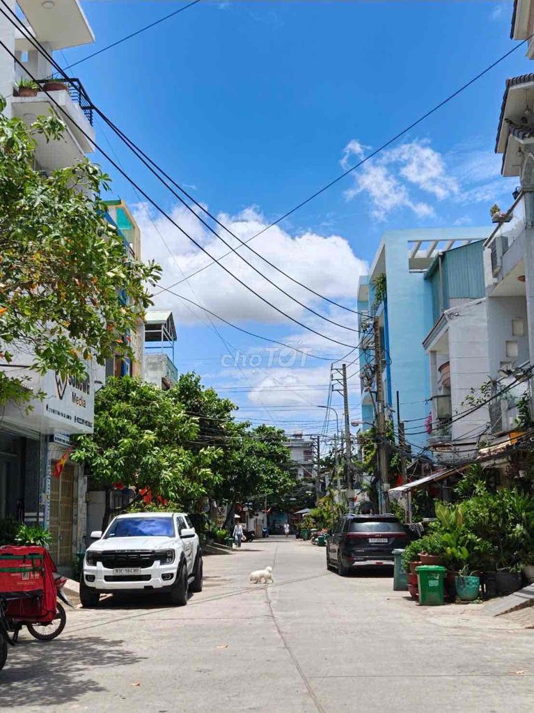 Nhà Mới Hẻm Xe Hơi 7 Chổ Thông. 50 M2 3 Lầu Giáp Quận 6