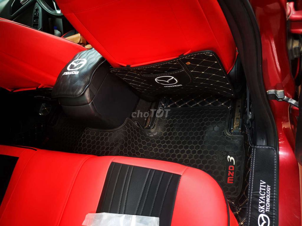Mazda 3 đỏ pha lê 1.5 AT Sedan - 90000 km