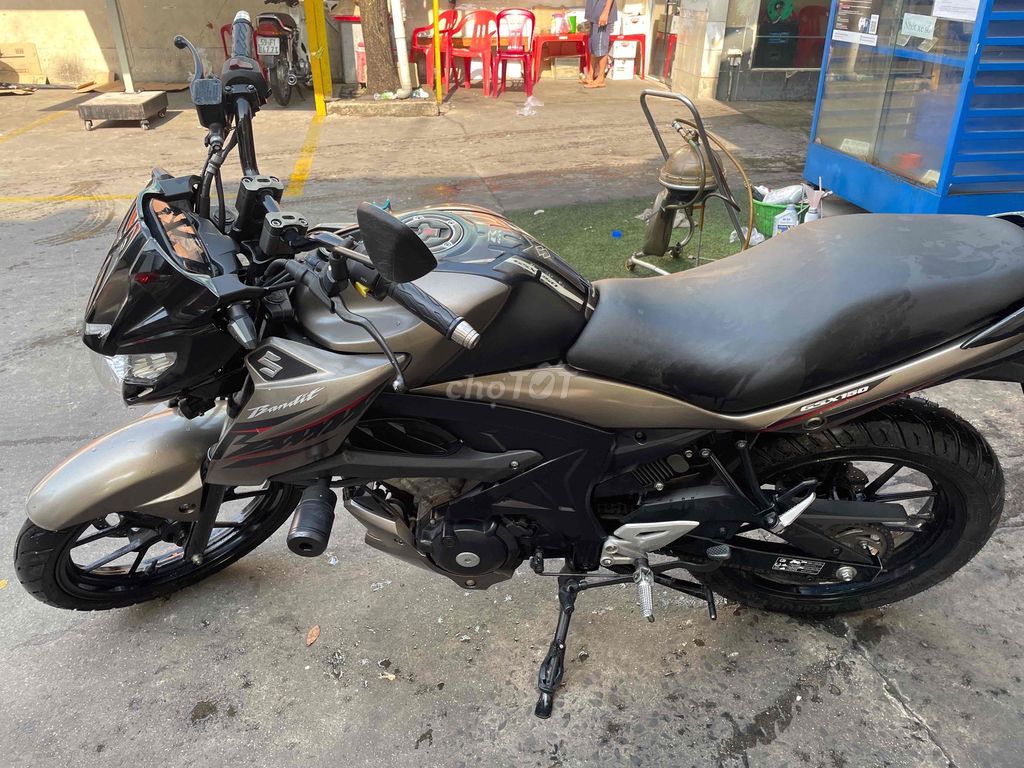 Suzuki Bandit chính chủ, BS TPHCM, ODO 14750. Mua bán Xe máy tại Quận 6 Tp Hồ Chí Minh được đăng bởi Hiền Trần hình 3