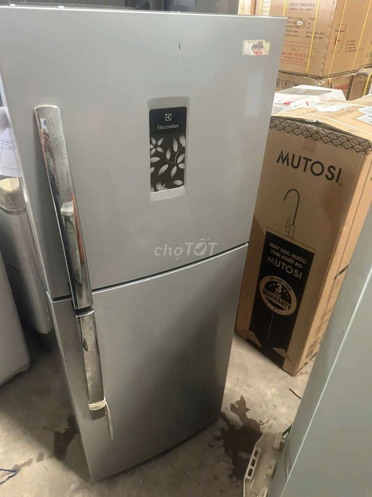 Tủ lạnh Electrolux 180L Xám còn mới. Mua bán Tủ lạnh tại Quận Cái Răng Cần Thơ được đăng bởi Mitsubitshi Nội Địa Cần Thơ hình 1