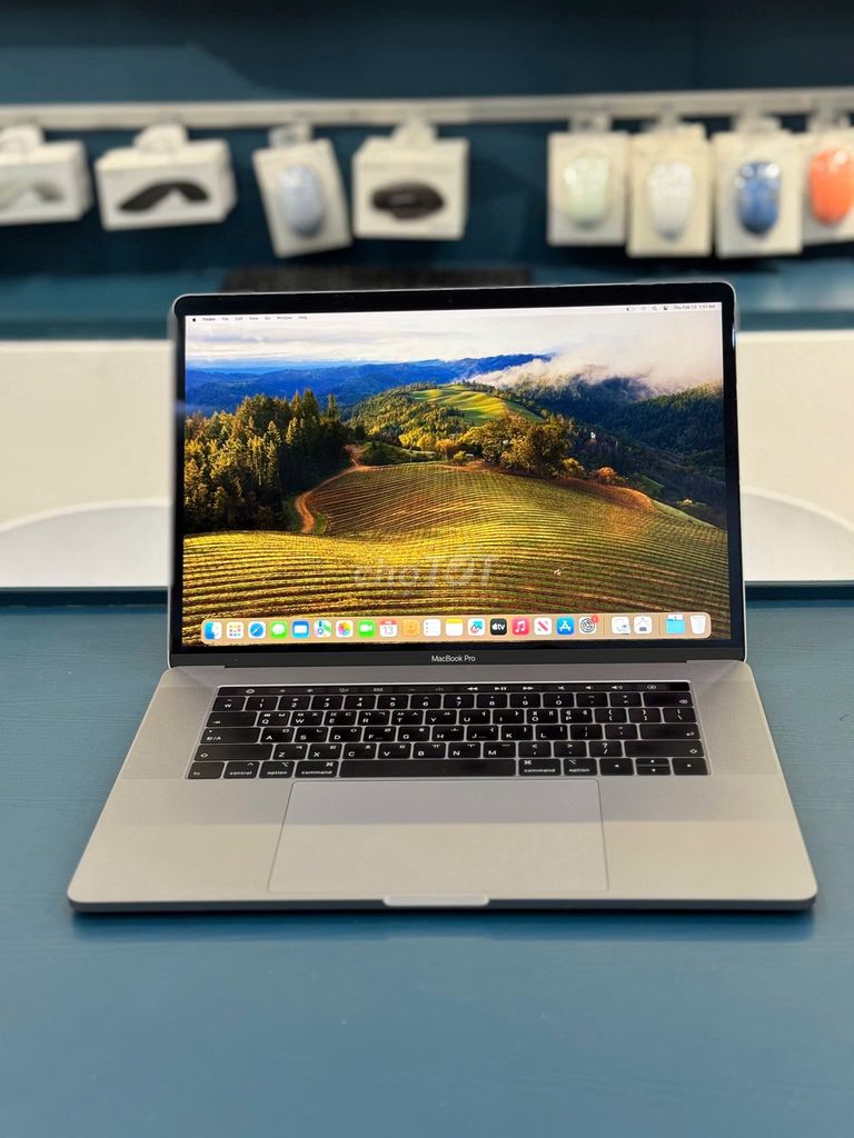 Macbook Pro 2019 15 inch i7 - 16GB - 512GB Likenew