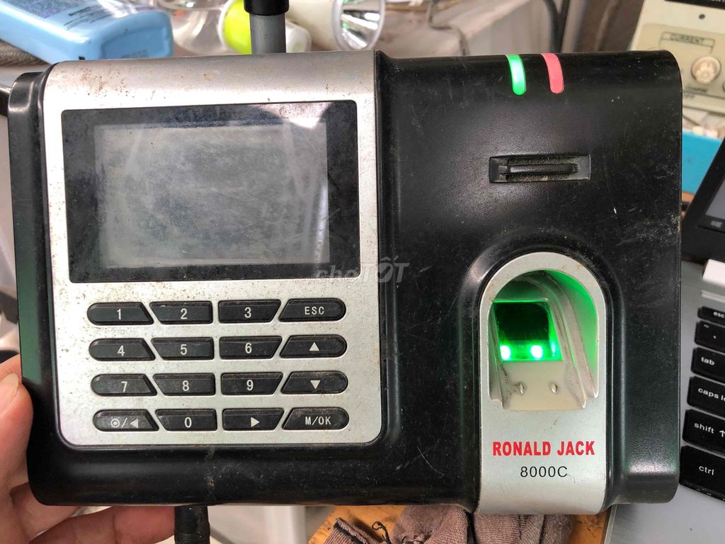 Máy chấm công Ronald Jack 8000C lỗi. Mua bán Đồ dùng văn phòng tại Huyện Thống Nhất Đồng Nai được đăng bởi Thiện hình 1
