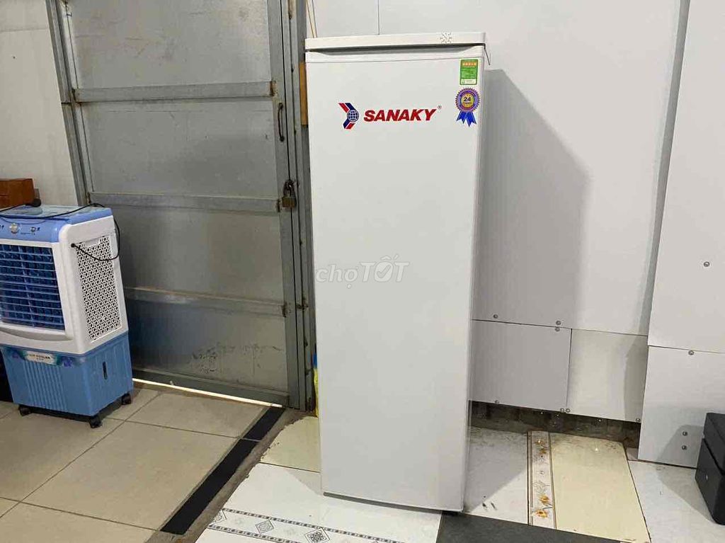 tủ đông đứng sanaky 230l tủ đẹp cấp đông tốt