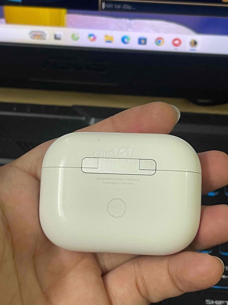 Hộp sạc Apple AirPods Pro 2 Lightning Đã sử dụng. Mua bán Tivi, Âm thanh tại Quận Hải Châu Đà Nẵng được đăng bởi Tai Nghe Airpods Chính Hãng Đà Nẵng  hình 1