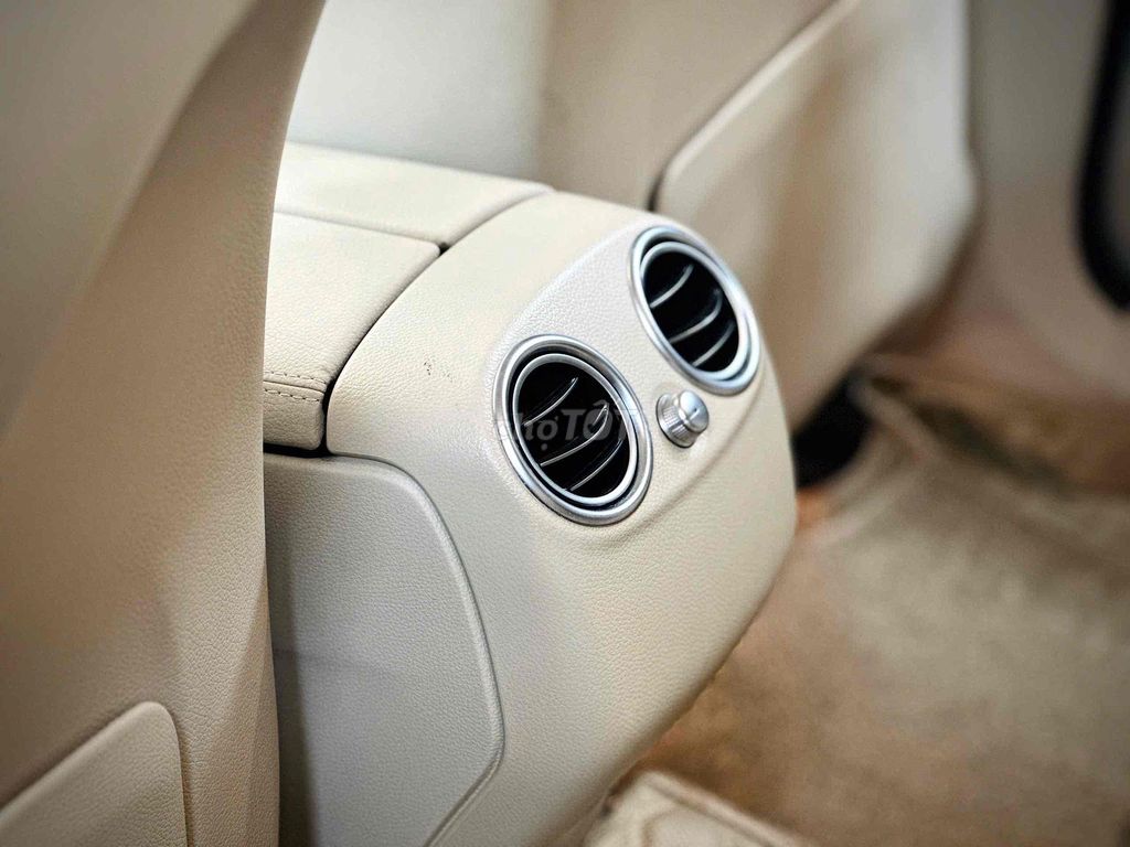 𝐌𝐞𝐫𝐜𝐞𝐝𝐞𝐬-𝐁𝐞𝐧𝐳 𝐆𝐋𝐂𝟐𝟎𝟎 𝟒𝐦𝐚𝐭𝐢𝐜 𝐌𝐨𝐝𝐞𝐥 𝟐𝟎𝟐𝟏. Mua bán Ô tô tại Thành phố Thủ Đức Tp Hồ Chí Minh được đăng bởi Tấn Khang Chuyên Xe Lướt hình 14