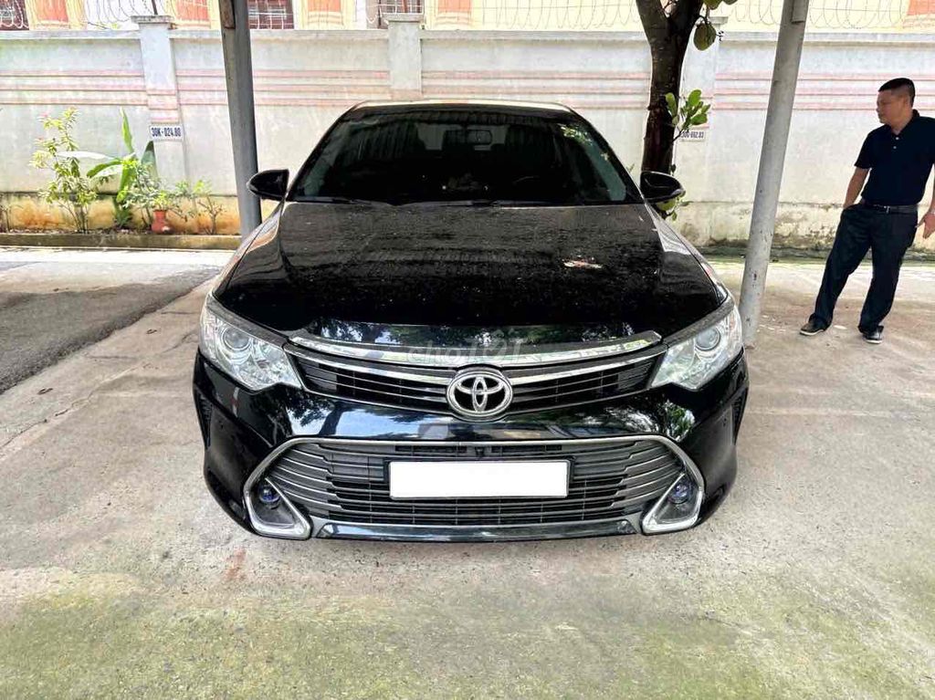 Toyota Camry 2.5Q 2016 Черная 110000 км