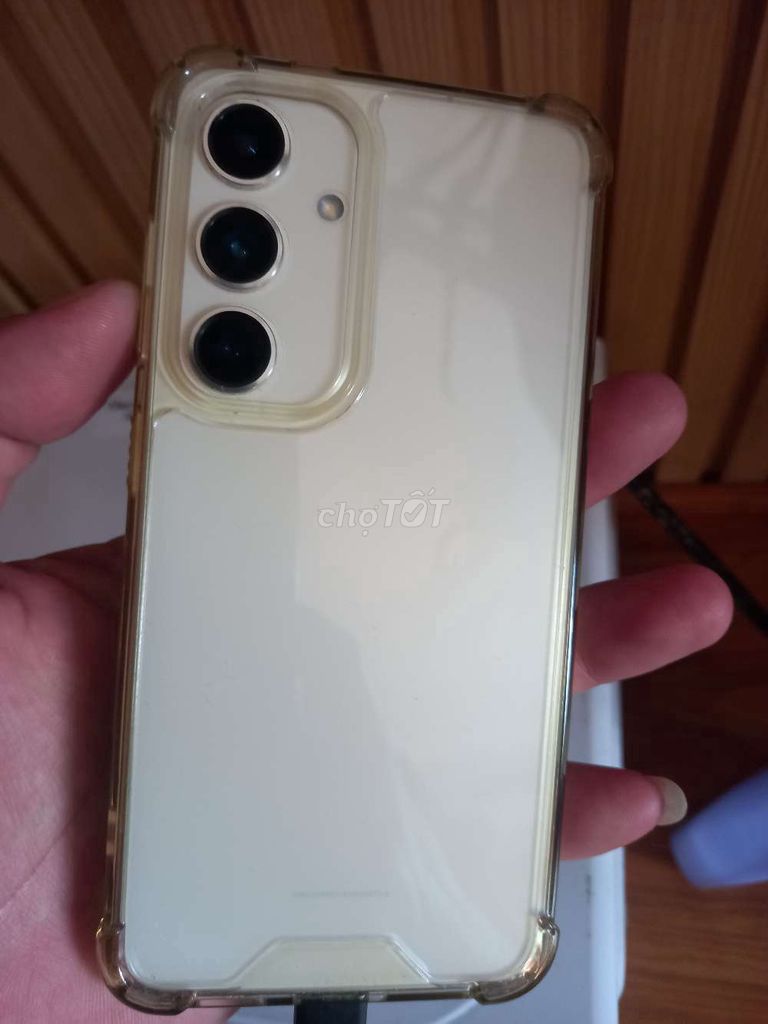 Samsung S24 5G 256GB Vàng Việt Nam. Mua bán Điện thoại tại Huyện Phú Giáo Bình Dương được đăng bởi Hướng Dương hình 1