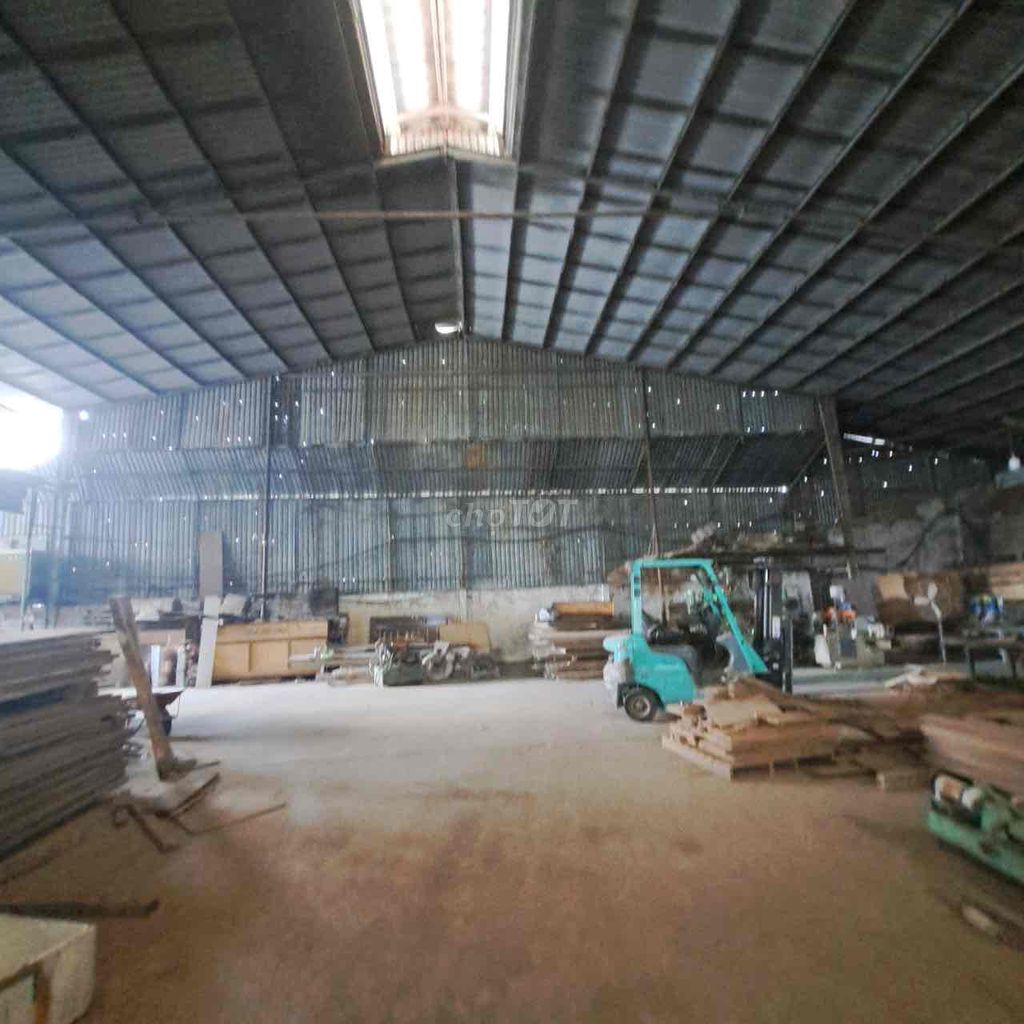 Kho 1300m2 ngay cầu ông nhiêu, ngây đ.1 long trường, q.9