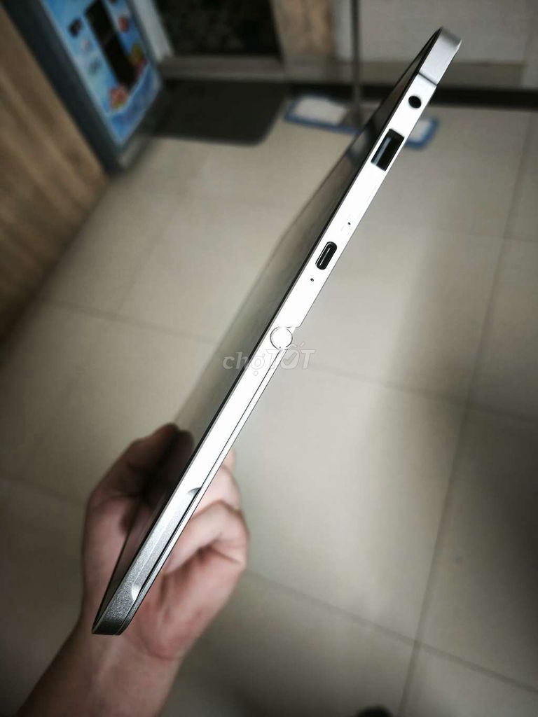 Microsoft Surface Elite XP Bạc Đã sử dụng. Mua bán Máy tính bảng tại Quận Long Biên Hà Nội được đăng bởi Ngọc Kiên hình 1