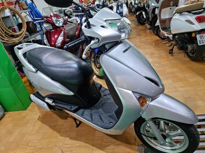 Honda Lead màu Bạc. Mua bán Xe máy tại Quận Ninh Kiều Cần Thơ được đăng bởi CHXM Trung Trưc 