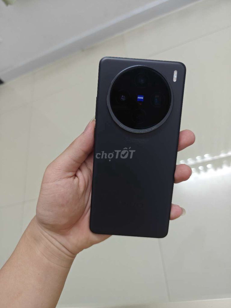 Vivo x100s 12/256 Trần full zin pin 90 kèm ốp zin. Mua bán Điện thoại tại Thành phố Thủ Đức Tp Hồ Chí Minh được đăng bởi Phan Dũng hình 1