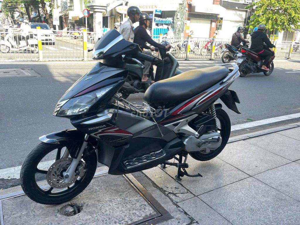 Honda air blade thái Fi 2010 mới 90% biển số TP. Mua bán Xe máy tại Quận Tân Phú Tp Hồ Chí Minh được đăng bởi Tuanduy hình 1