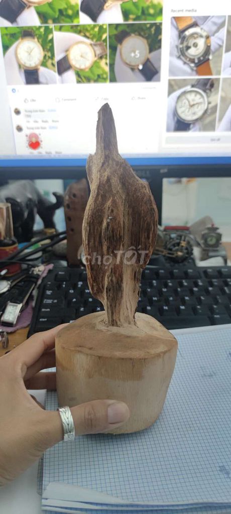 Cục trầm hương chưng cảnh nhỏ cao luôn đế 20cm