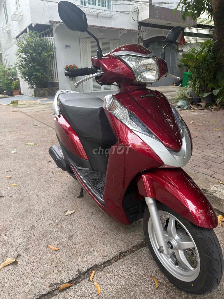Honda Lead Fi 2013 Красный. Документы владельца, нотариус