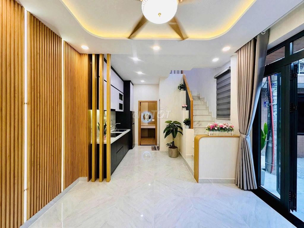 BÁN NHÀ HẺM ĐƯỜNG ĐÔNG BẮC - NGAY PHẦN MỀM QUANG TRUNG - 879 TRIỆU