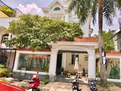 Biệt thự sân vườn 10x22 mặt tiền đs Lâm Văn Bền Q7. Cho thuê nhà ở tại Quận 7 Tp Hồ Chí Minh được đăng bởi  Quốc Đạt 