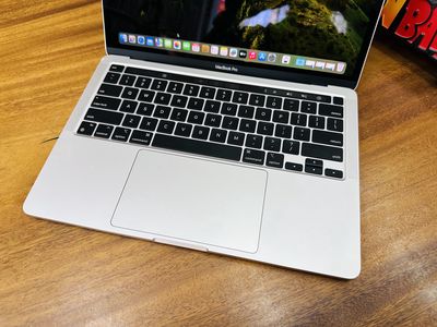 Macbook Pro m1/8/256 Silver