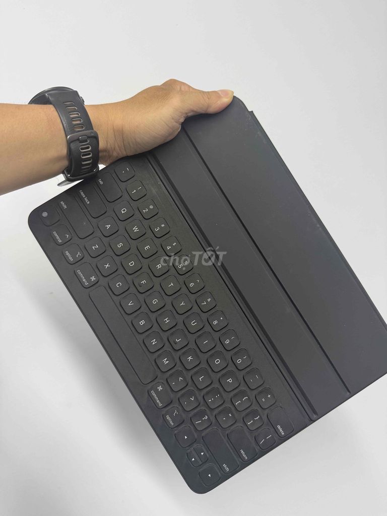 Bàn phím Apple Magic Keyboard Folio iPad Pro 12.9. Mua bán Phụ kiện (Màn hình, Chuột...) tại Quận Bình Thạnh Tp Hồ Chí Minh được đăng bởi Lê Khanh hình 1