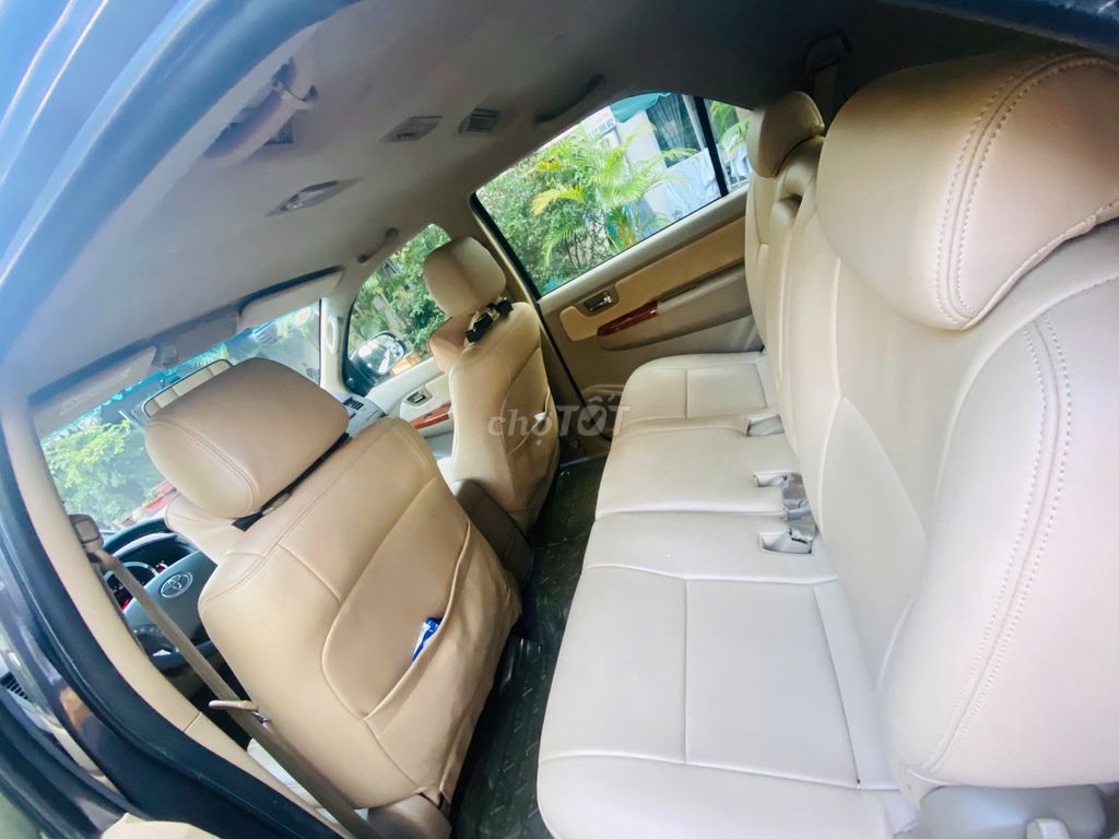 Toyota Fortuner 2.7V 2010 автомат серый